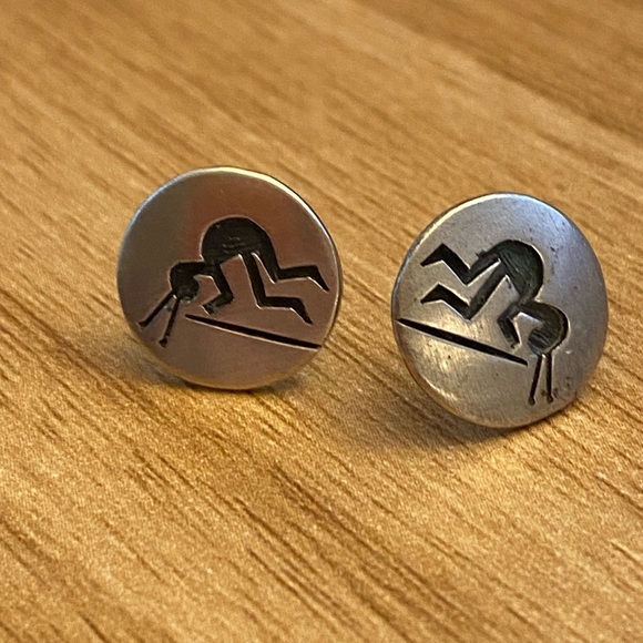 Cute round Hopi Indian Kokopelli flute dancer sterling silver stud earrings - Picture 3 of 8